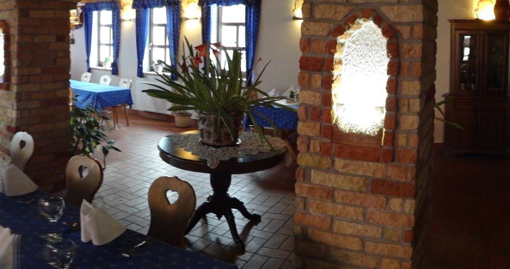 Szel Fiai Fogado Hotel Nyul Ngoại thất bức ảnh